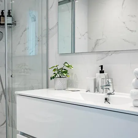 Jg35a- Perfect In Good Location